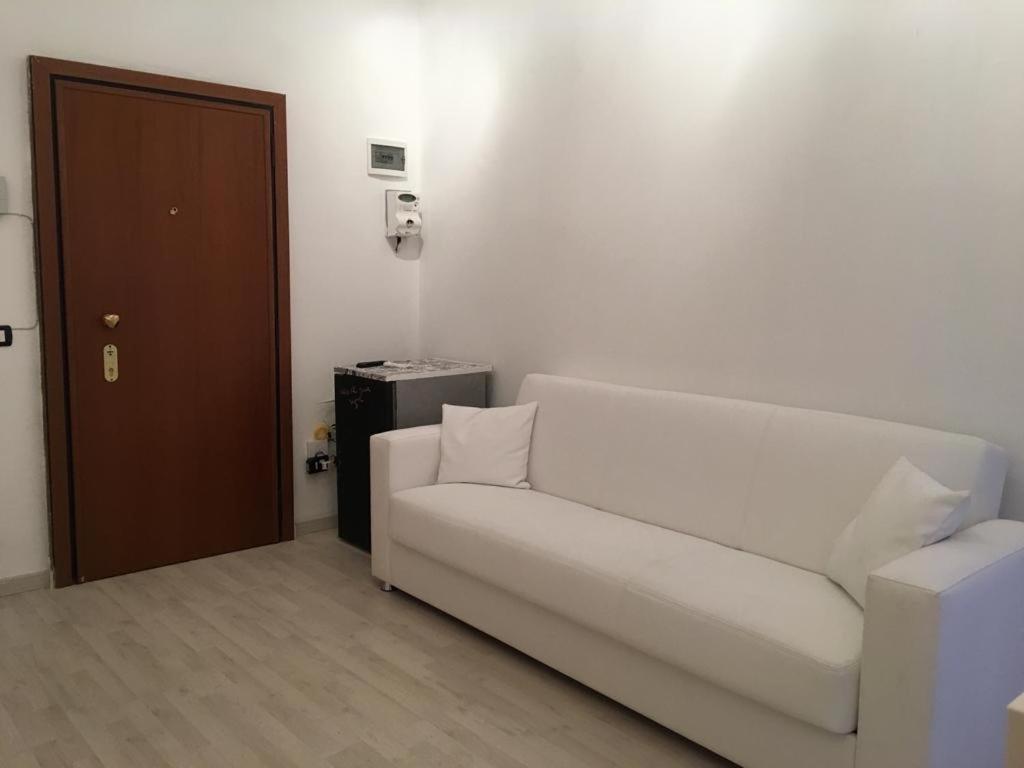 Milan Nice Flat In Red Metro Dış mekan fotoğraf